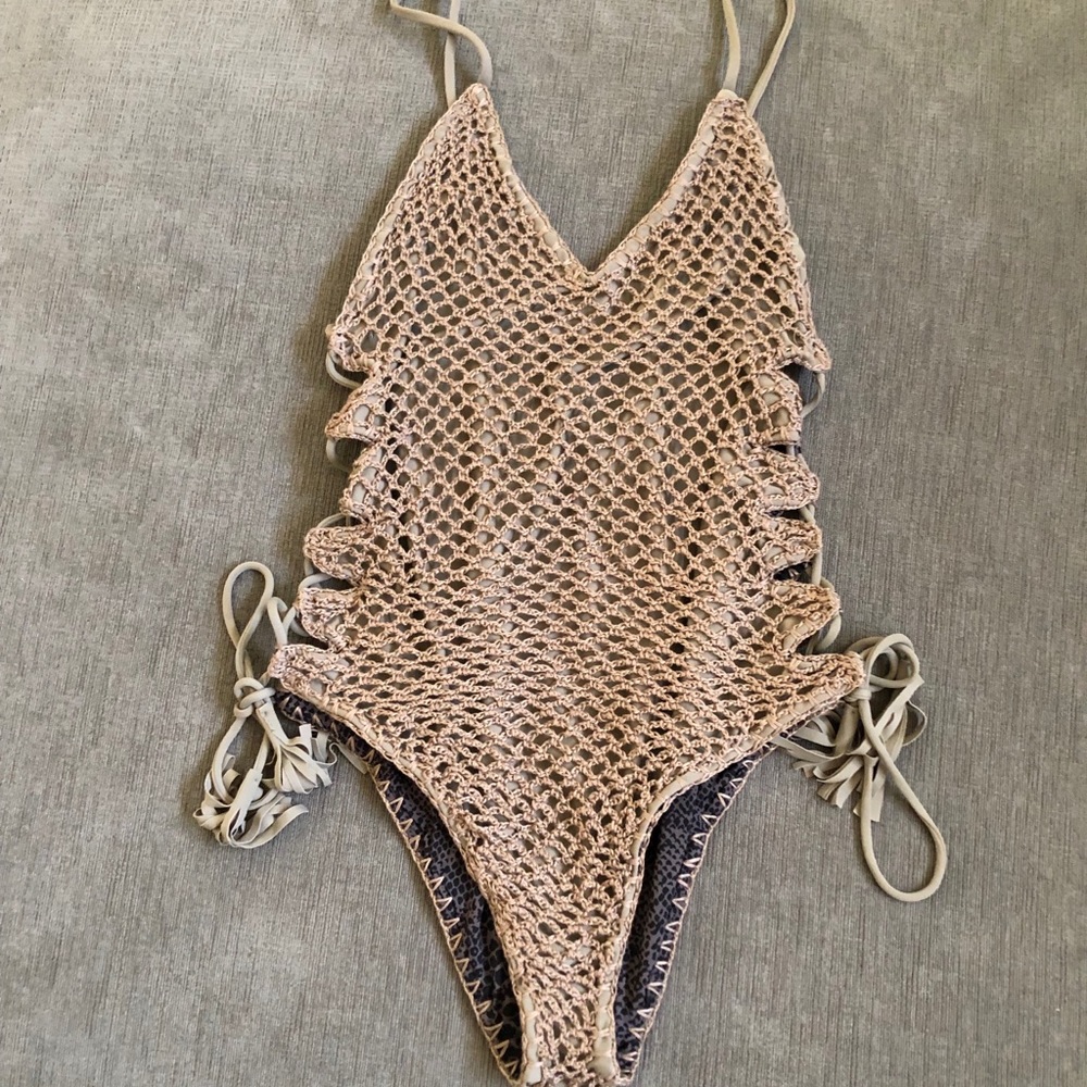 Acacia Crochet Florence Cement